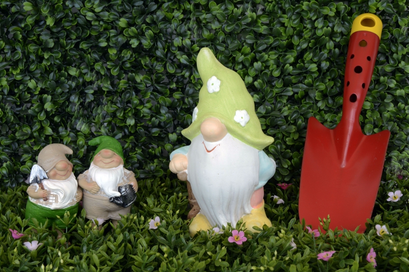 jardinerie-ST PAUL EN FORET-min_garden-gnome-1404358